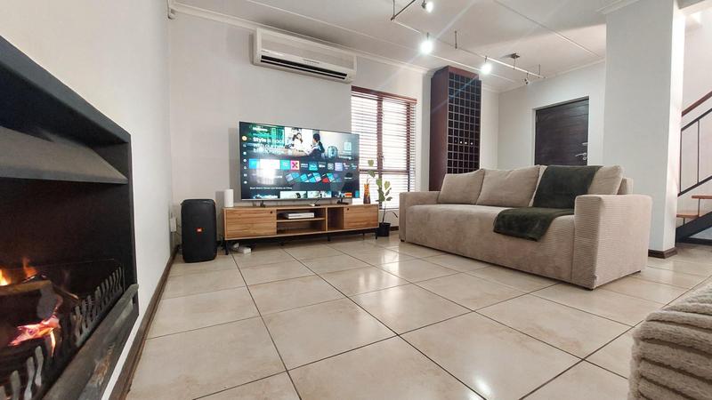 3 Bedroom Property for Sale in Bloemhof Western Cape